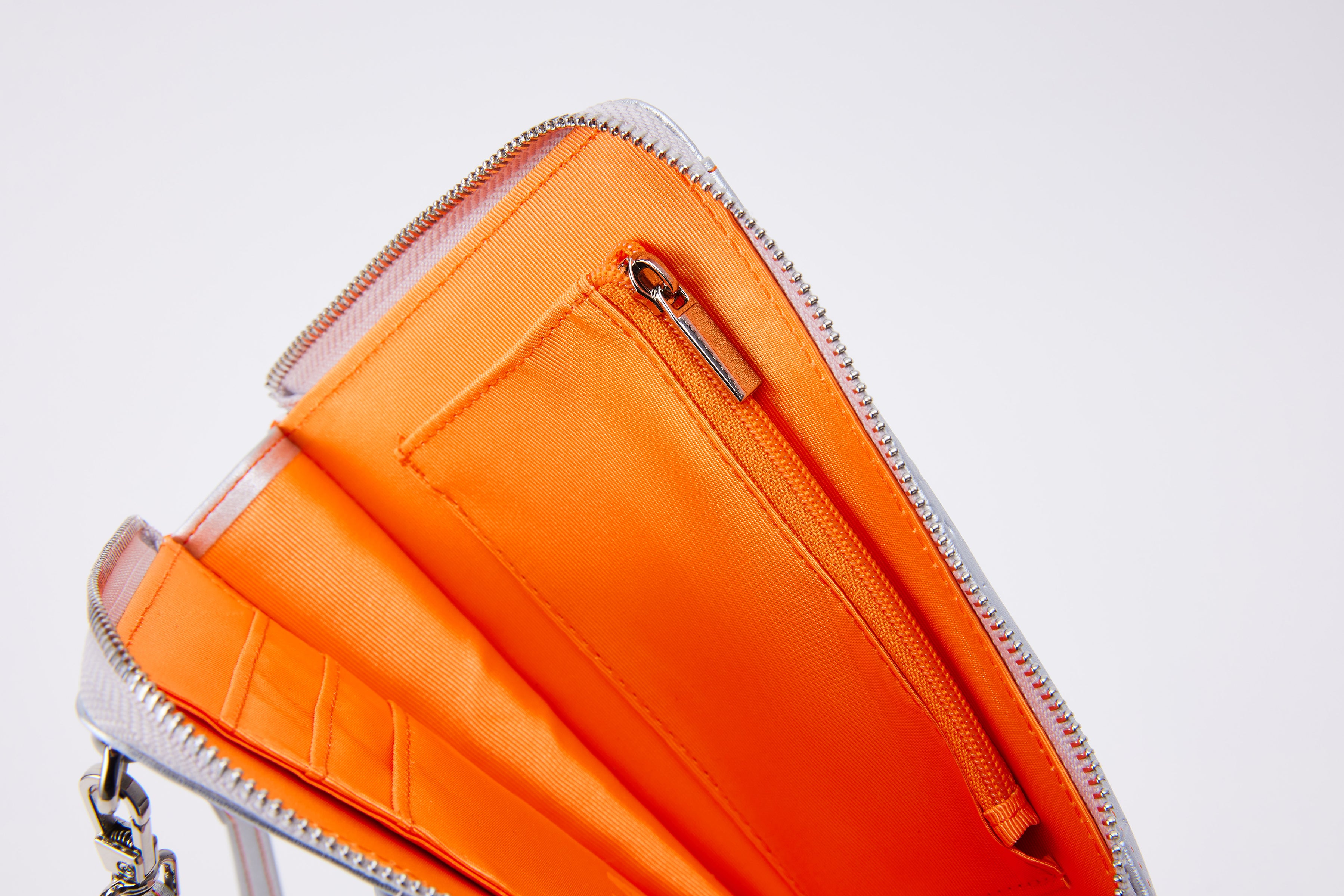 Embossed mobile phone case L/SZ1503-2