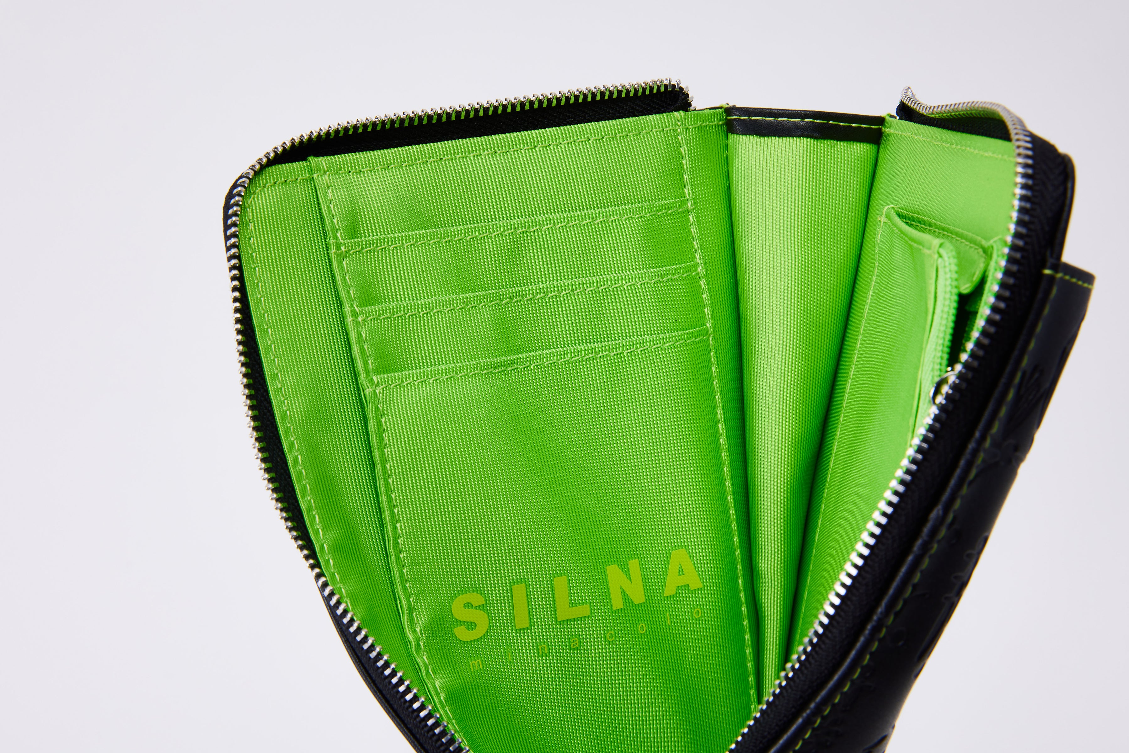 Embossed mobile phone case L/SZ1503-2