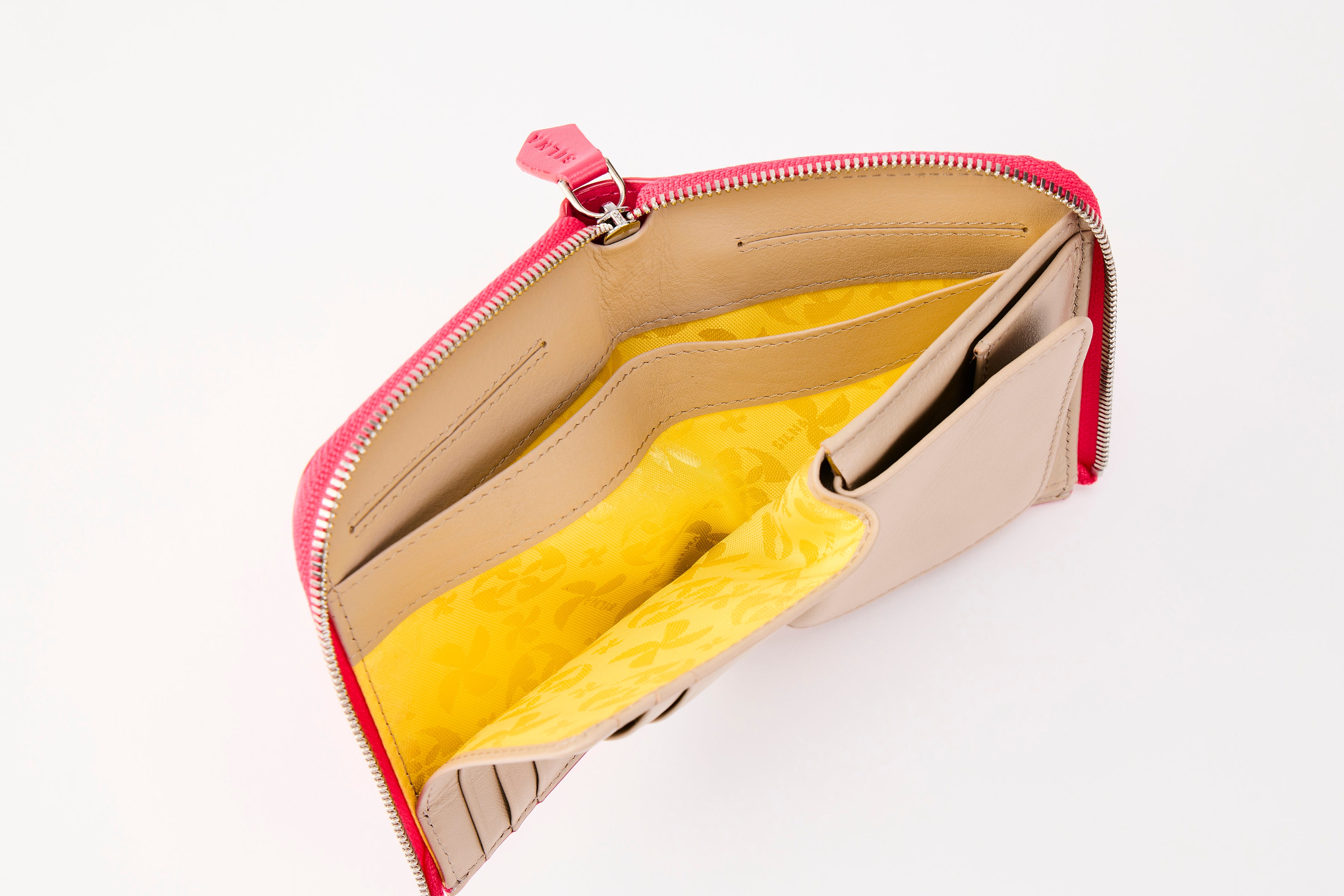 SHORT WALLET